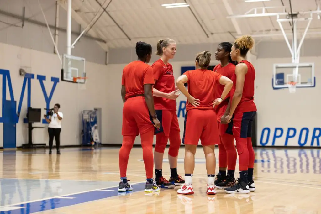 Mystics Defeat the Fever